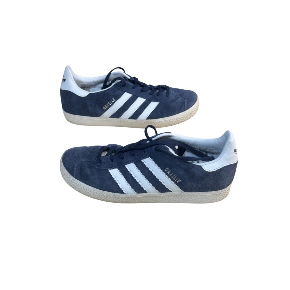 Kids Adidas gazelle sneaker size 4